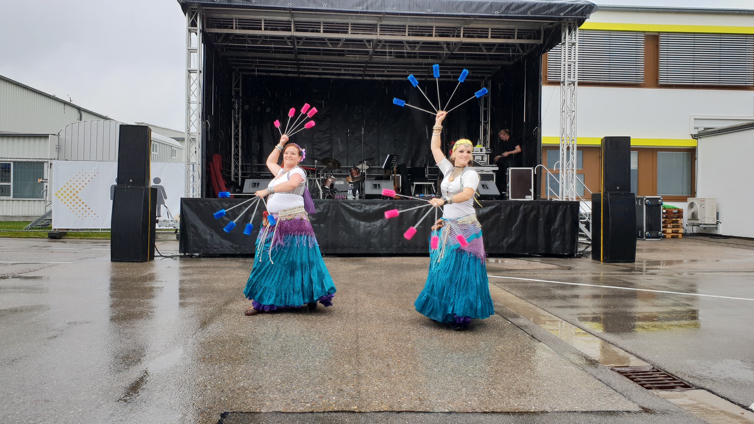 Maidentanz-Buerstentanz